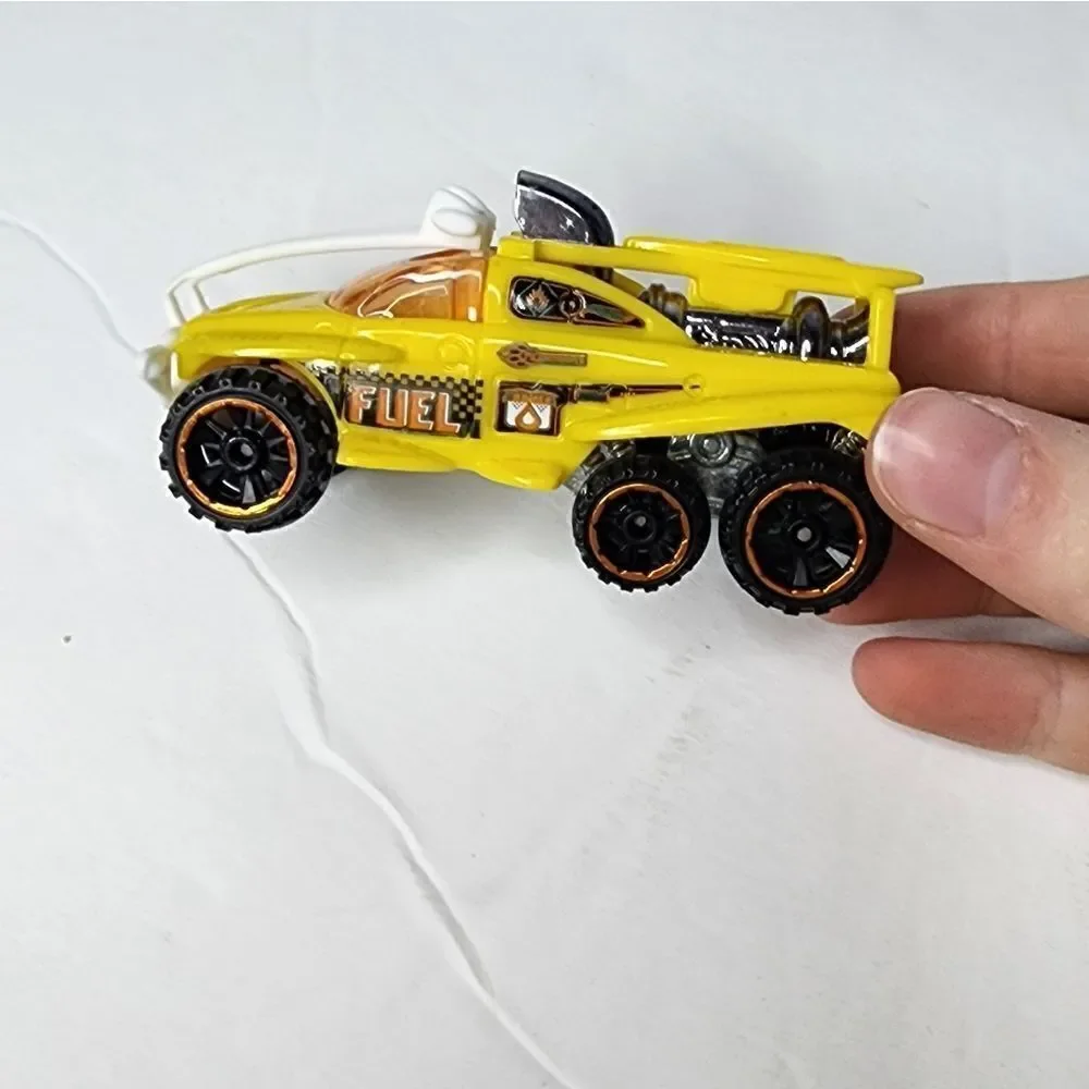 Vintage 2000 Hot Wheels - XS-IVE - Yellow Fuel Rally